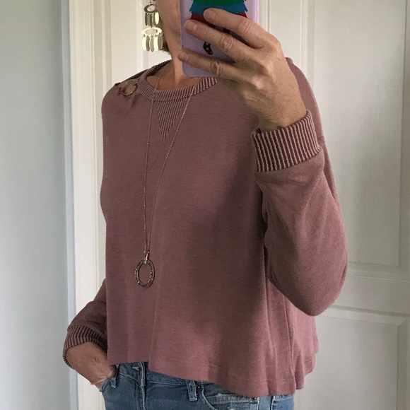 Mauve Distressed Top - Picture 3 of 4